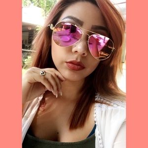 Meet your Posher, Nadine